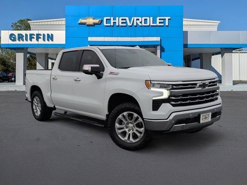 Used 2023 Chevrolet Silverado 1500 LTZ AWD/4WD image 2