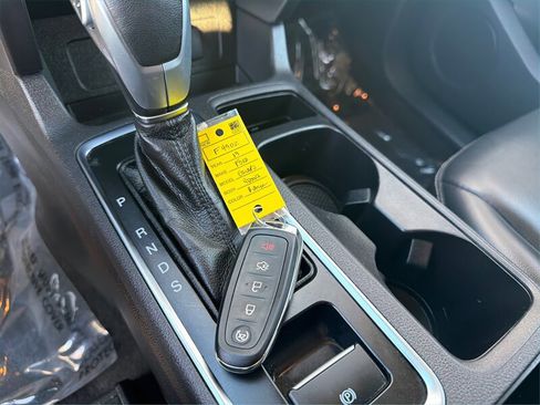 Used 2019 Ford Escape SEL image 26