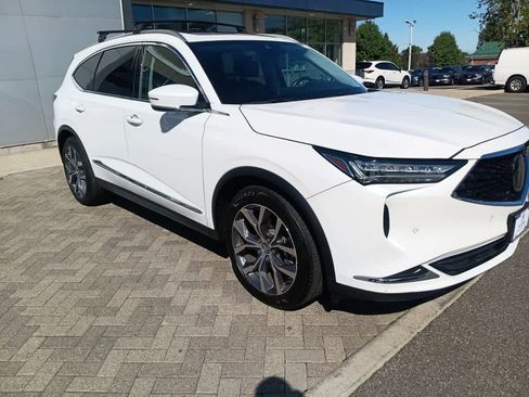 Used 2023 Acura MDX SH-AWD w/ Technology Package image 9