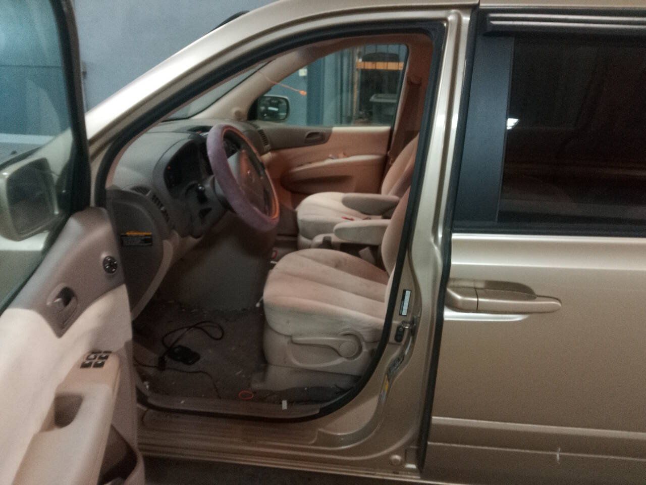Used 2008 Kia Sedona LX FWD image 19