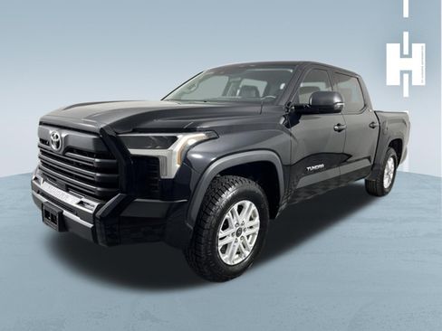 Used 2023 Toyota Tundra SR5 w/ SR5 Premium Package AWD/4WD image 4