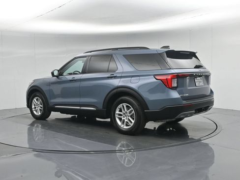 Used 2025 Ford Explorer Active w/ Active Comfort Package RWD image 7