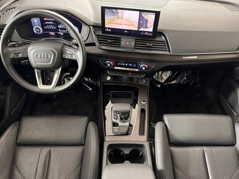 Used 2023 Audi Q5 2.0T Premium Plus w/ Premium Plus Package AWD/4WD image 12