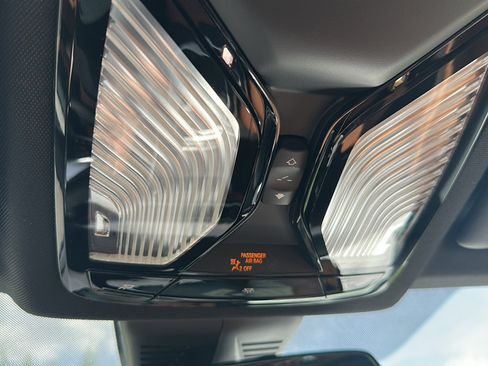 New 2025 BMW 330i Sedan w/ Premium Package image 28