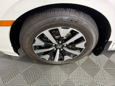 Used 2026 Honda Odyssey EX-L image 13