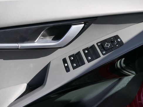 Certified 2025 Kia Niro EX Touring image 14