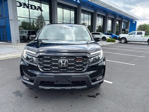 Used 2025 Honda Ridgeline TrailSport image 3