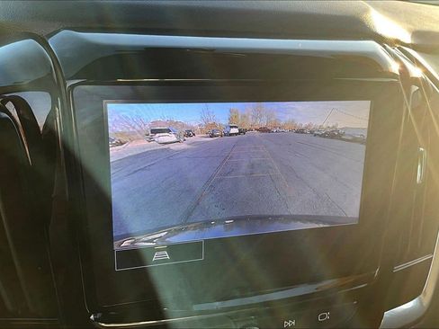 Used 2023 Chevrolet Traverse LT image 18