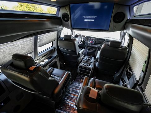 Used 2023 Chevrolet Express 2500 image 90