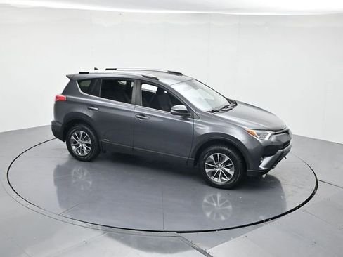 Used 2018 Toyota RAV4 XLE image 41