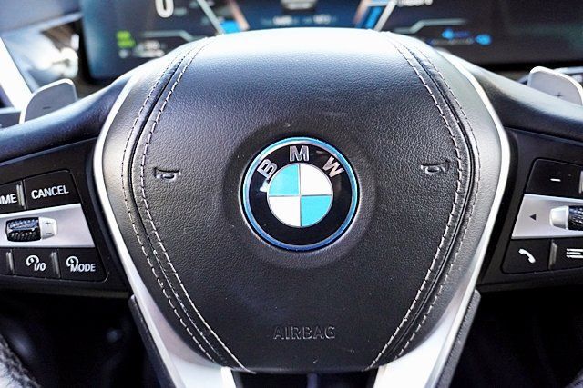 Used 2025 BMW X5 xDrive50e AWD/4WD image 46