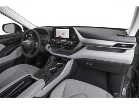Certified 2025 Toyota Highlander LE FWD image 14