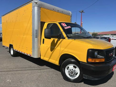 Used 2017 GMC Savana 3500 Extended RWD image 4