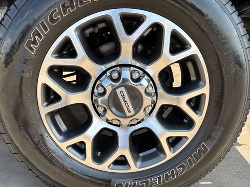 Used 2021 Ford F250 Lariat w/ Lariat Value Package AWD/4WD image 47