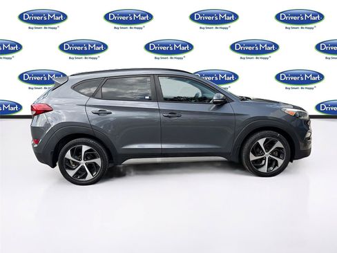 Used 2017 Hyundai Tucson Value AWD/4WD image 8