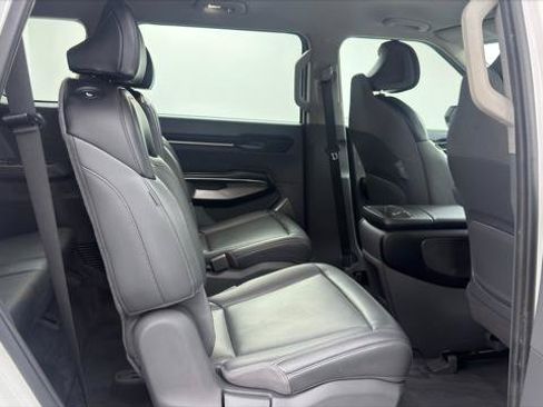 Used 2024 Kia EV9 Light Long Range RWD image 19