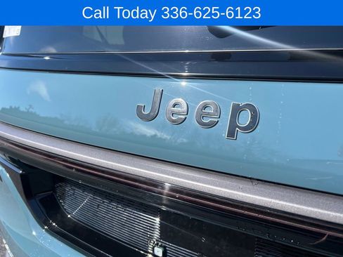 New 2026 Jeep Grand Wagoneer Limited AWD/4WD image 12