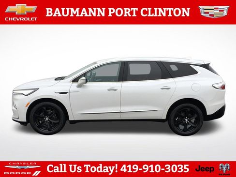 Used 2024 Buick Enclave Essence w/ Sport Touring Edition AWD/4WD image 9