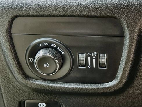 Used 2023 Jeep Grand Cherokee Limited AWD/4WD image 14
