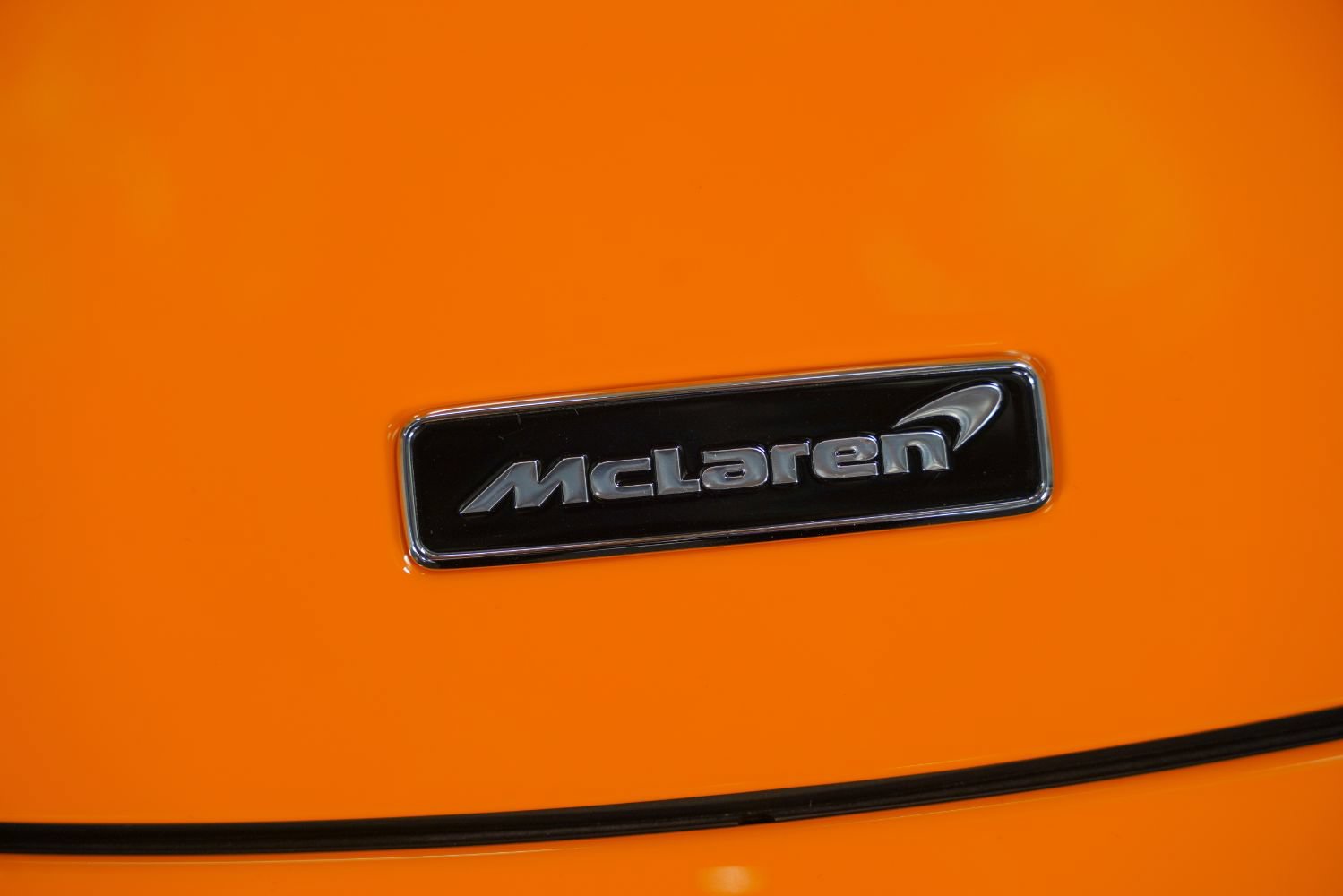 Used 2024 McLaren 750S Spider RWD image 12