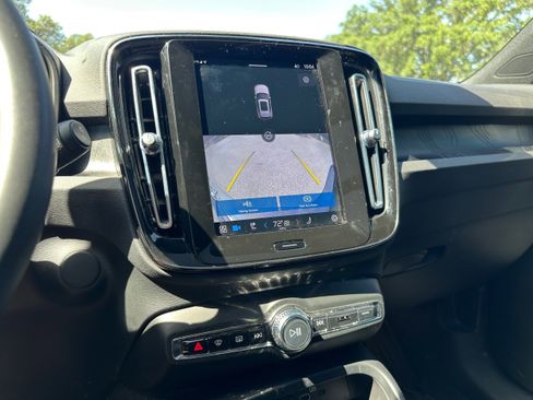 Certified 2023 Volvo XC40 Recharge Plus image 18