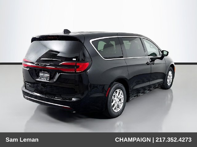 New 2027 Chrysler Pacifica Select FWD image 7