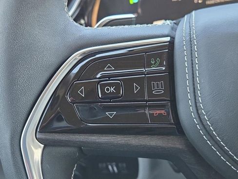 Used 2022 Jeep Grand Cherokee Overland image 32