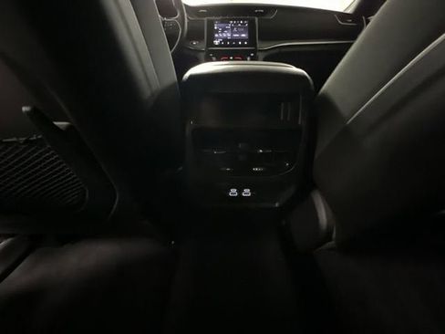 Used 2024 Jeep Grand Cherokee Laredo image 20