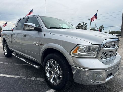 Used 2017 RAM 1500 Laramie RWD image 7