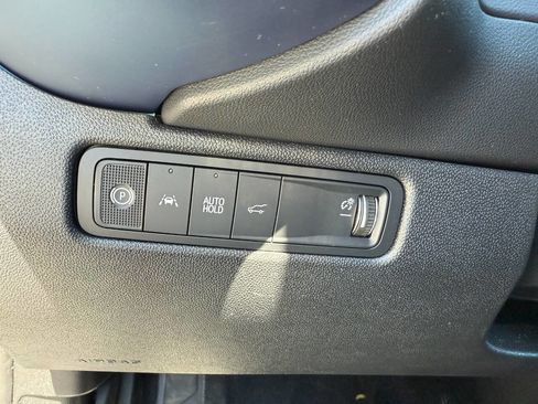 Used 2025 Chevrolet Equinox EV LT image 29