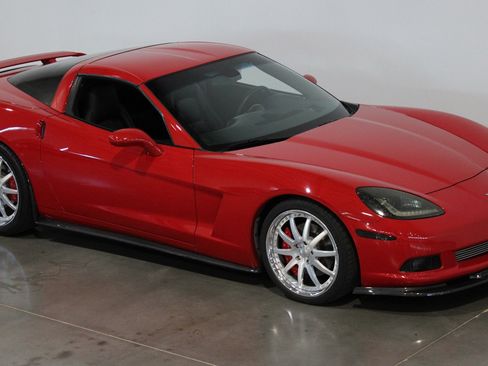 Used 2005 Chevrolet Corvette Coupe w/ Preferred Equipment Group RWD image 17