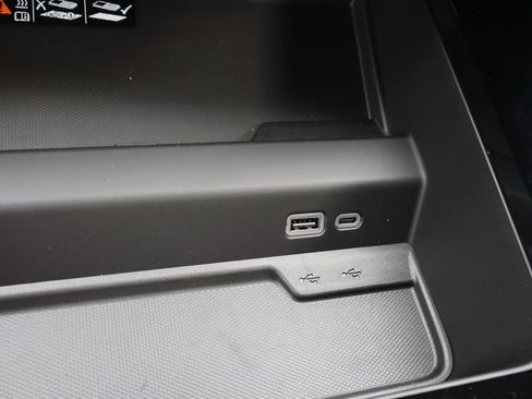 New 2026 Chevrolet Suburban Premier AWD/4WD image 21