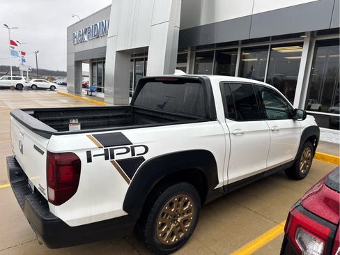 Used 2021 Honda Ridgeline Sport image 4