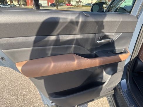 Used 2026 Toyota Grand Highlander AWD Hybrid image 22