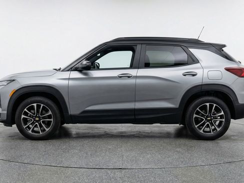 Used 2025 Chevrolet TrailBlazer LT image 5