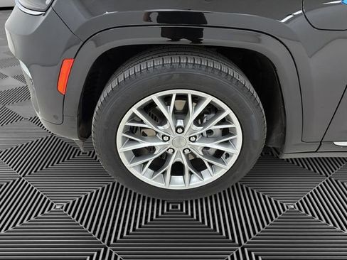 Used 2022 Jeep Grand Cherokee Summit w/ Advanced Protech Group IV AWD/4WD image 9