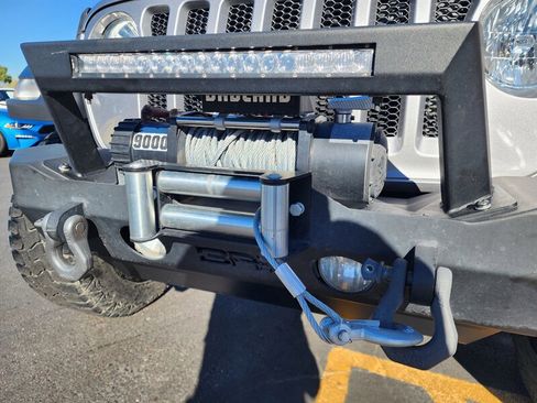 Used 2020 Jeep Wrangler Unlimited Sport image 9