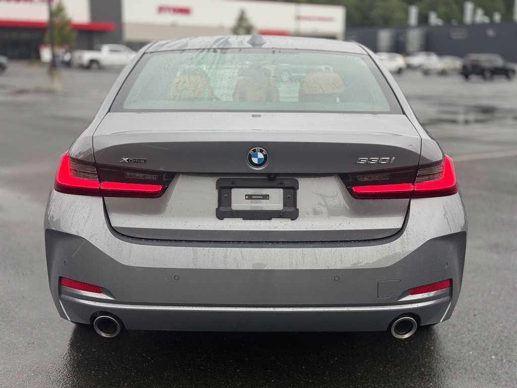 Certified 2023 BMW 330i xDrive Sedan w/ Parking Assistance Package AWD/4WD image 5