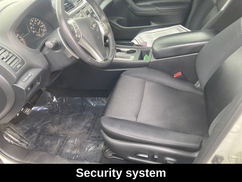 Used 2017 Nissan Altima 2.5 SR FWD image 12