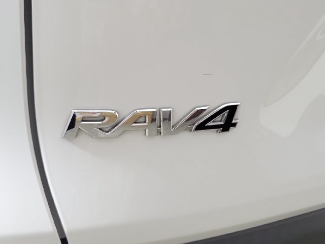 Used 2024 Toyota RAV4 LE AWD/4WD image 9