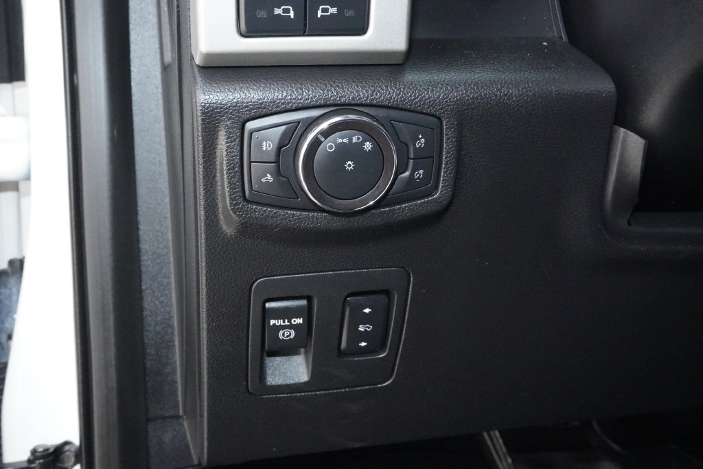 Used 2018 Ford F150 Lariat w/ Equipment Group 502A Luxury AWD/4WD image 30