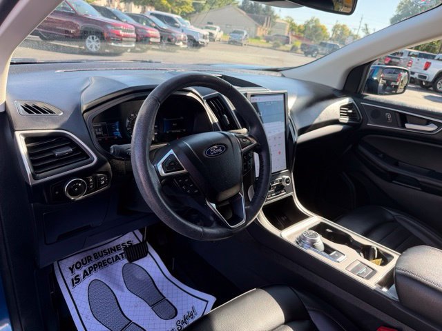 Used 2024 Ford Edge SEL w/ Convenience Package AWD/4WD image 3