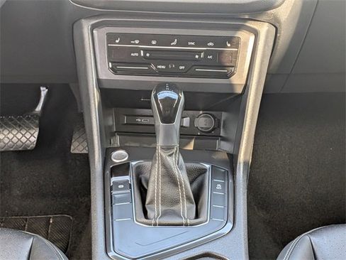 Certified 2024 Volkswagen Tiguan SE image 19