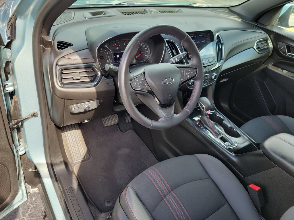 Used 2022 Chevrolet Equinox RS w/ Infotainment Package FWD image 22