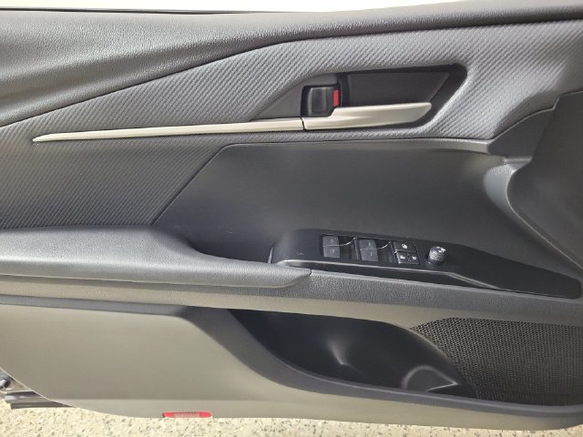 Used 2025 Toyota Camry SE w/ Convenience Package FWD image 21