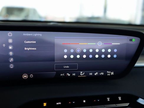 Used 2025 Buick Enclave Preferred image 16