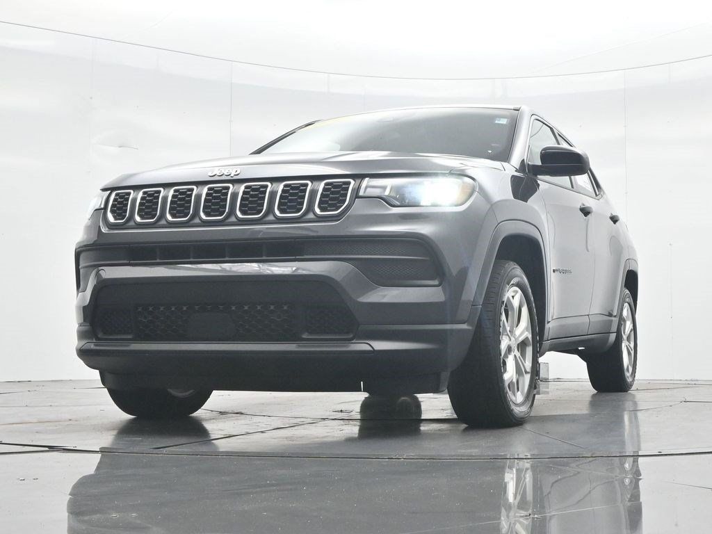 Used 2024 Jeep Compass Sport AWD/4WD image 40