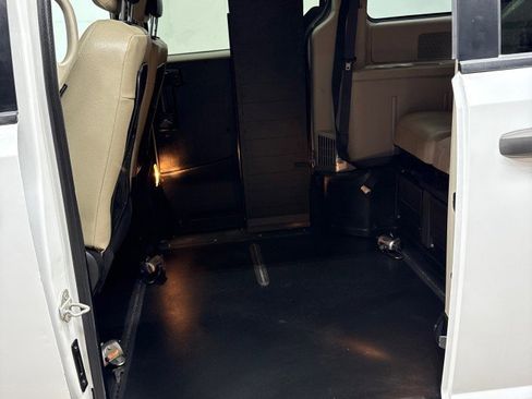Used 2019 Dodge Grand Caravan SE w/ Power Convenience Group I image 16