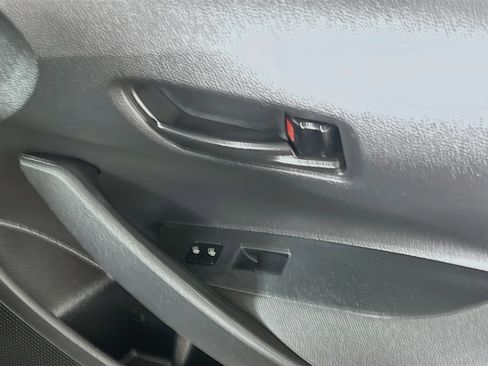 Used 2023 Toyota Corolla LE FWD image 32