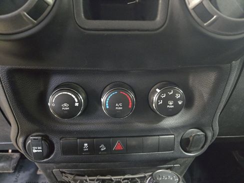 Used 2014 Jeep Wrangler Sport w/ Connectivity Group AWD/4WD image 20